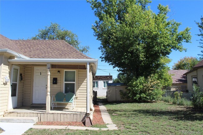 La unidad 4 está ubicada detrás de la casa. - 624 Knox Ct