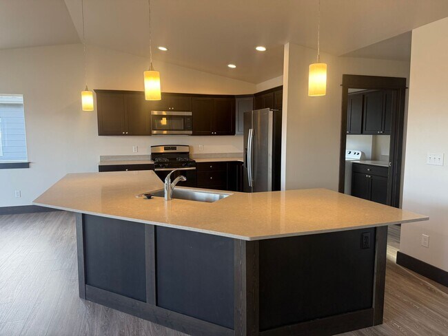 Building Photo - Brand New 3 Bed 2 Bath with double attached garage in Belgrade