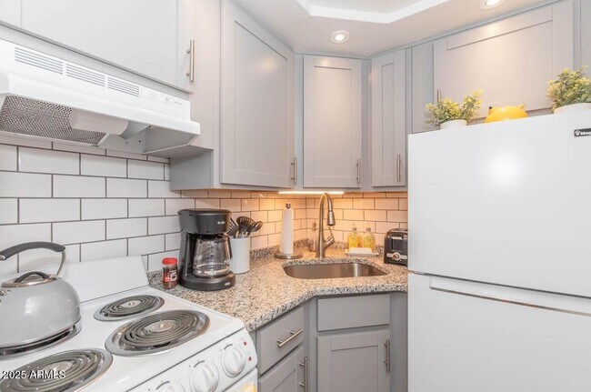 Foto del edificio - 2936 E Indian School Rd