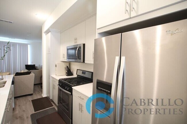 Building Photo - 1202 Paseo Sea Breeze