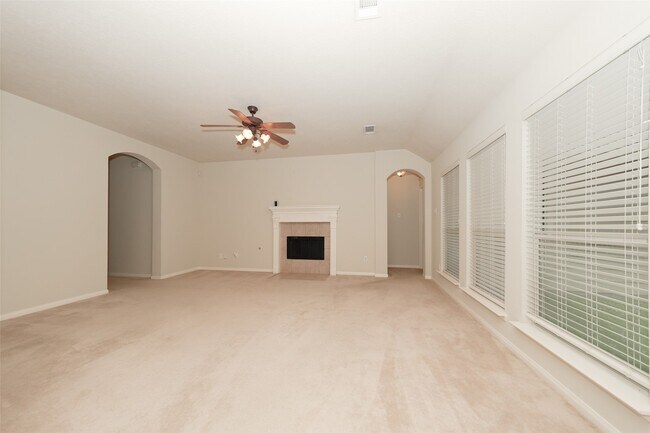 Foto del edificio - 21315 River Knoll Ln