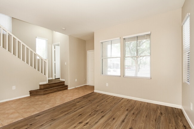Building Photo - Inviting 3-Bedroom Phoenix Home