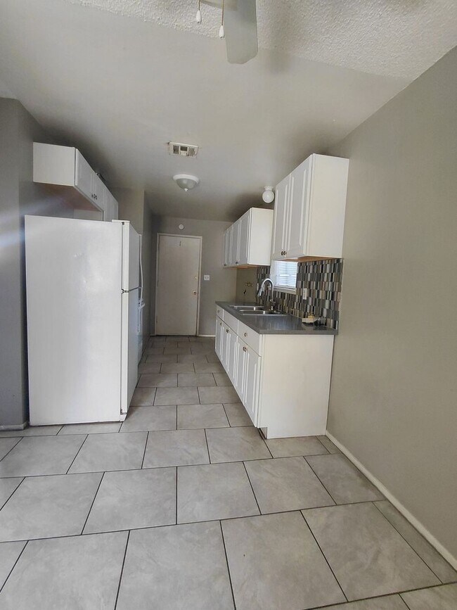 Foto del edificio - 111 Greenbriar Townhouse Way
