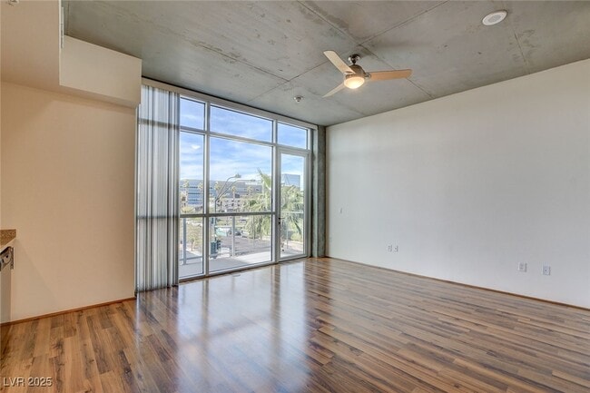 Foto del edificio - 353 E Bonneville Ave