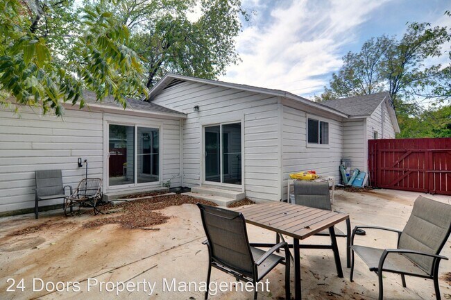Building Photo - 3 br, 2 bath House - 320 Waynell St