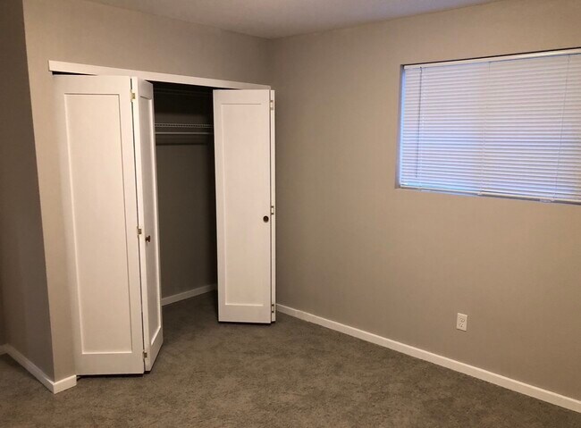 Dormitorio - 5123 Monticello Dr.