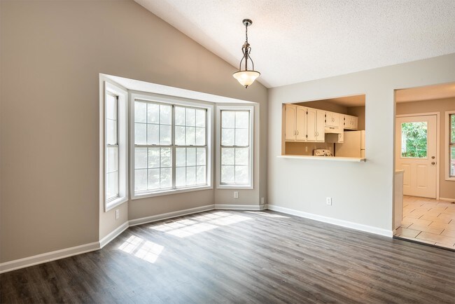 Building Photo - 5038 Laurel Bridge Dr SE