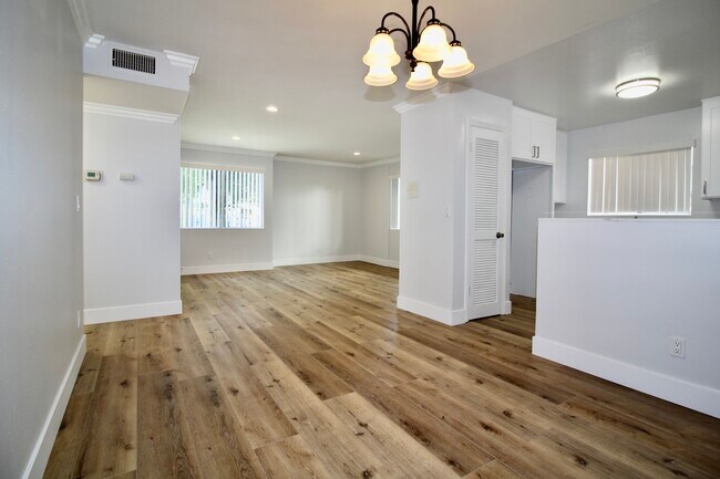 Foto del edificio - 1225 Stanley Ave