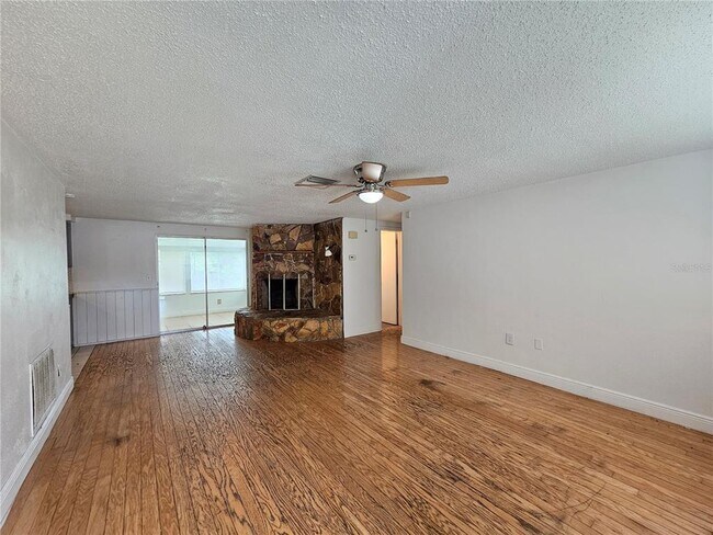 Foto del edificio - 15812 Sea Pines Dr