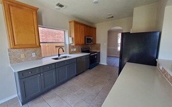 Building Photo - 2906 Humble Dr