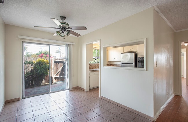 Building Photo - 510 N Santa Anita Ave
