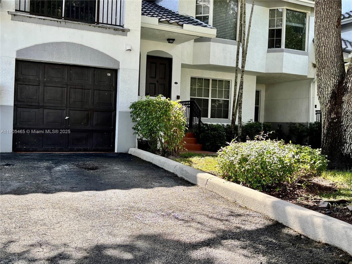 Primary Photo - 741 SW 148th Ave