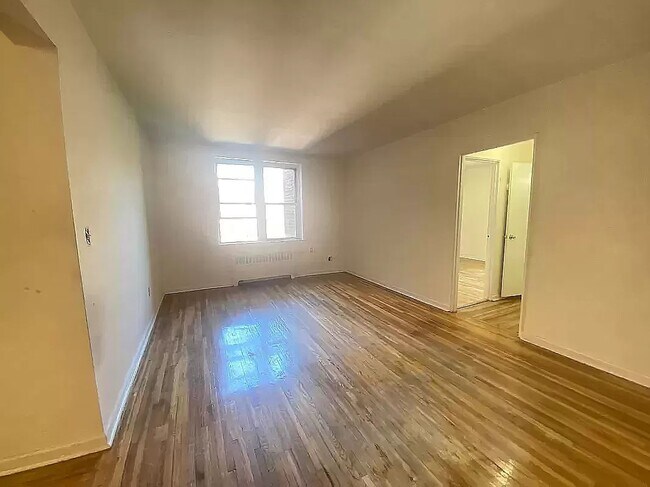 Foto del edificio - 143-16 Barclay Avenue