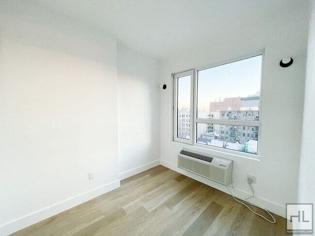 Foto del edificio - President Street / Sunlit Crown Heights 2-Bed 1-Bath