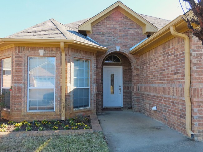 Foto del edificio - Tyler - Gorgeous 3 Bedroom, 2 Bath Home in...