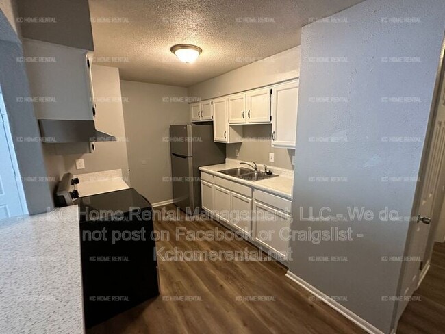 Foto del edificio - 551 N Somerset Terrace