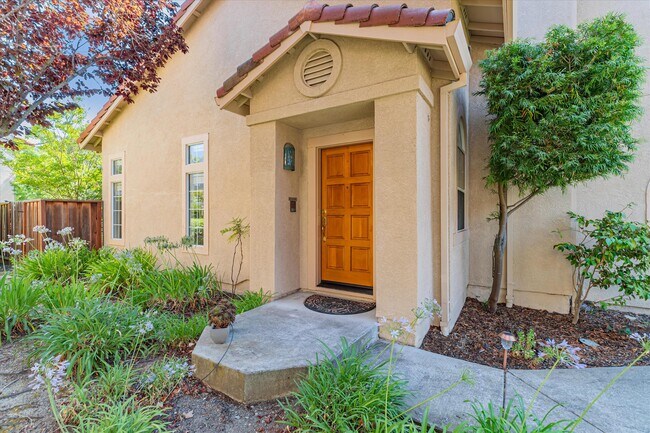 Building Photo - 210 Bellflower Dr