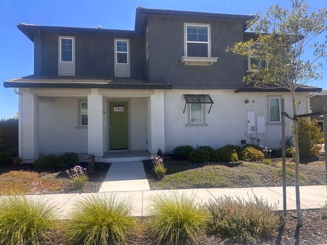 Building Photo - 2476 Laramie Cir