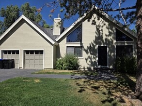 Building Photo - 757 Lassen Dr
