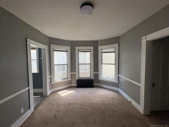 Foto del edificio - 319 Sherman Ave