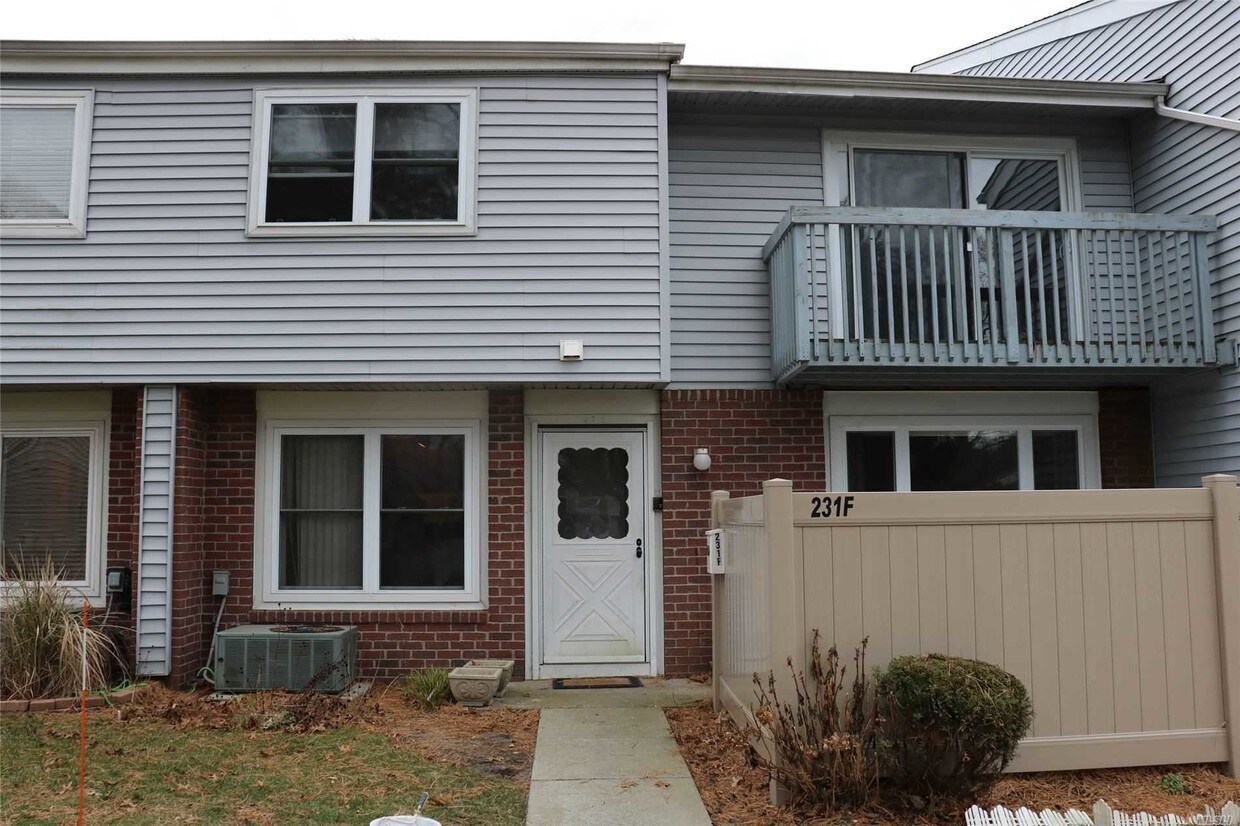 Primary Photo - 231F Springmeadow Dr
