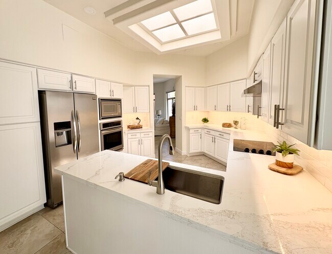 Foto del edificio - 6711 E Camelback Rd