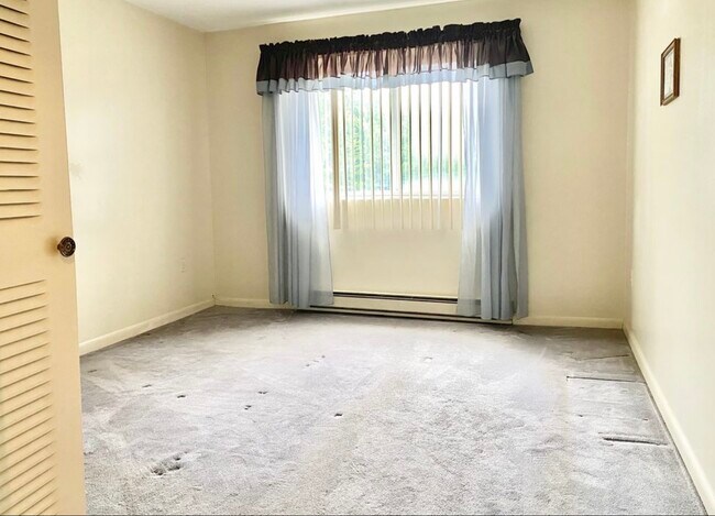 Building Photo - 2108 Phillips Rd