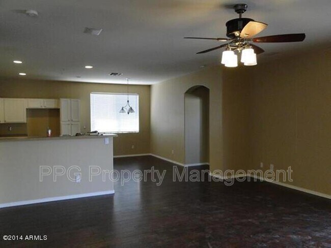 Foto del edificio - 12832 W Glenrosa Dr