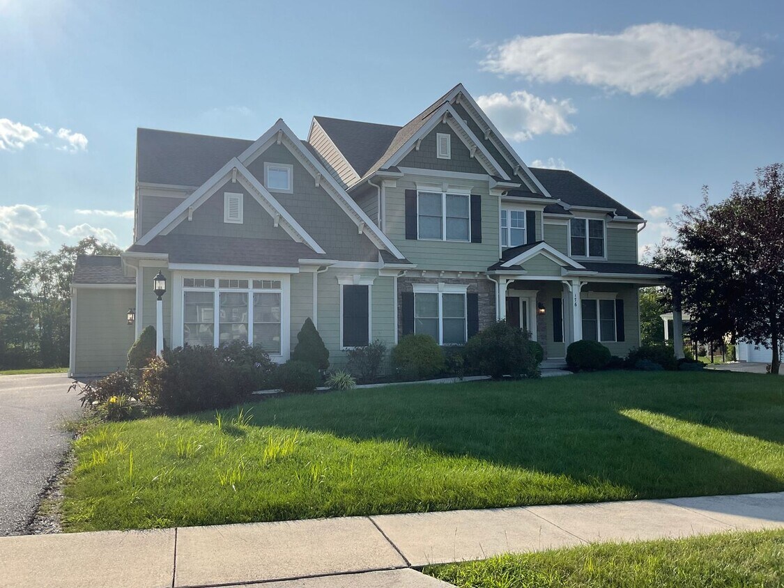 Primary Photo - 176 Savanah Dr. Hummelstown