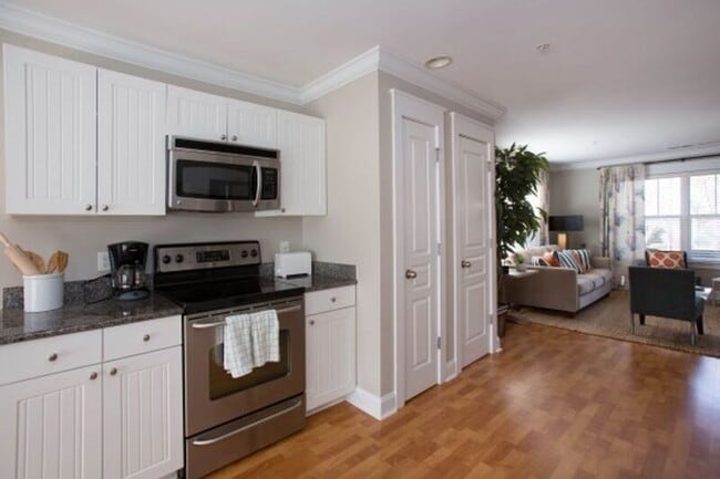 Building Photo - 1615 Elmwood Ct