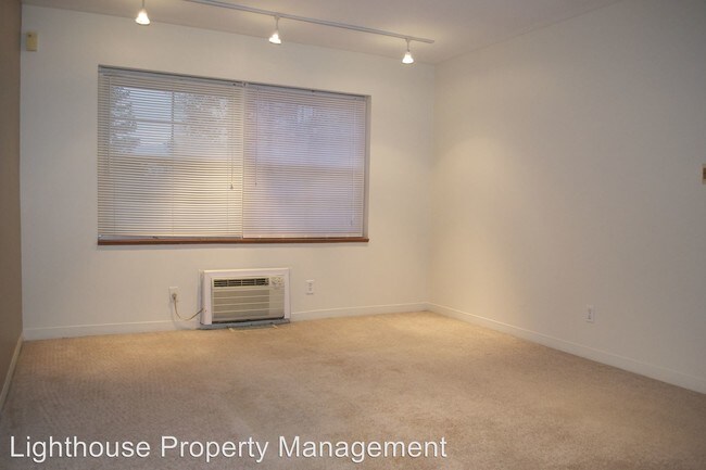 Building Photo - 1542 Michigan St NE