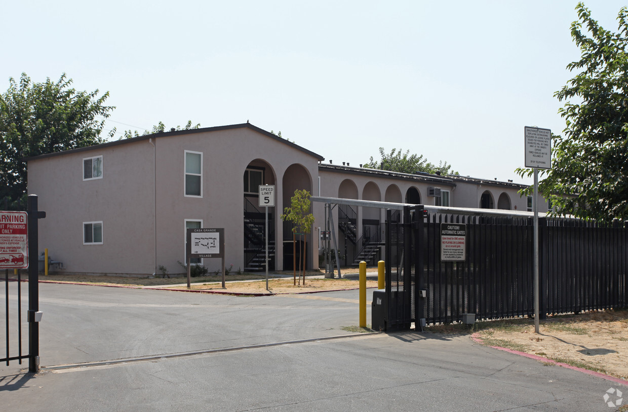 Building Photo - Casa Grande Village Apartments