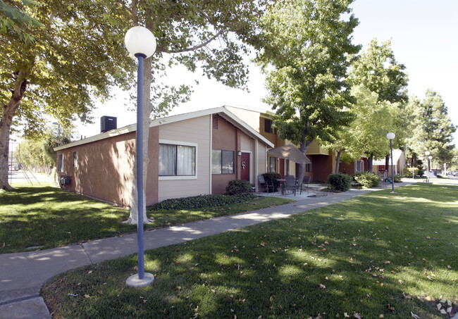 Building Photo - Hidaway Townhomes