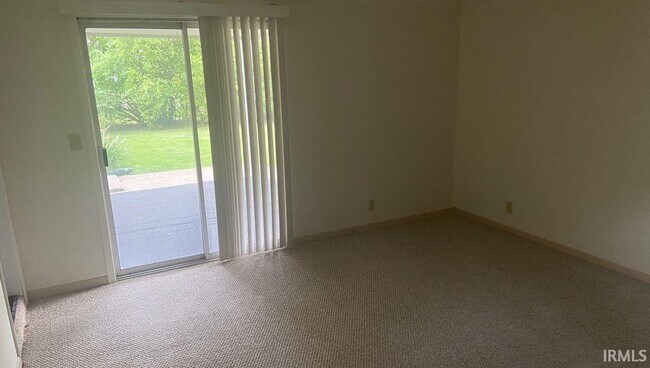 Foto del edificio - 2616 Willow Dr