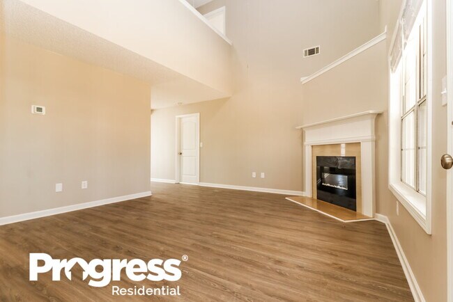 Foto del edificio - 208 Revolutionary Dr