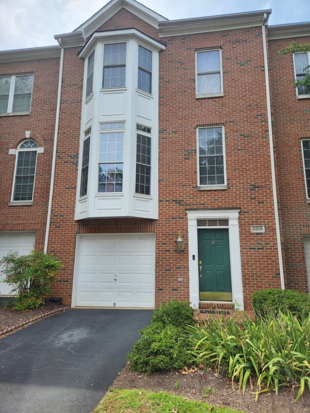 Primary Photo - 4206 Lower Park Dr