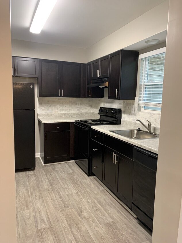 Hidden Woods Apartments 4655 Glenwood Rd Decatur, GA