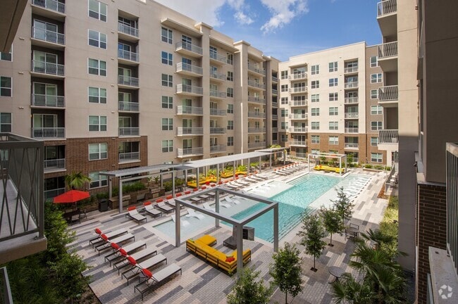 Dive into relaxation. - Pearl CityCentre (North)