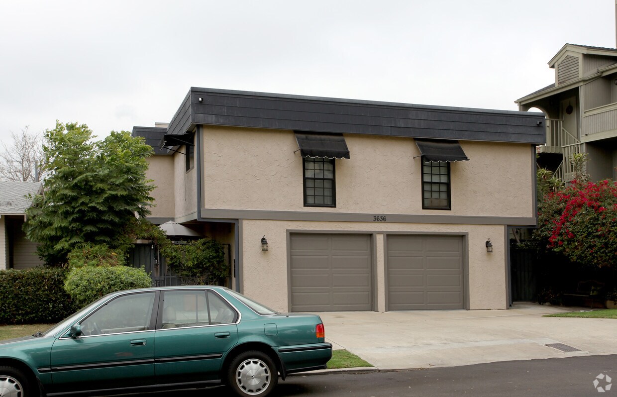 Building Photo - 3636 Villa Ter