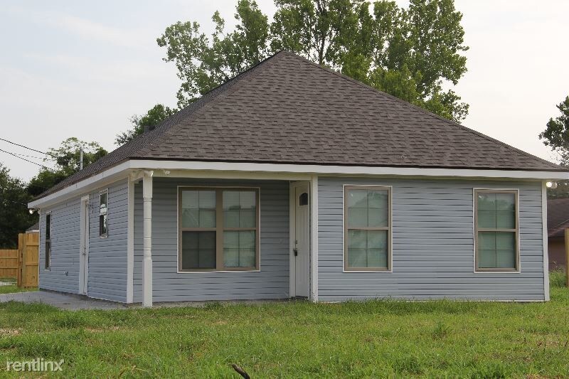 Foto principal - 3 br, 2 bath House - 401 Railroad