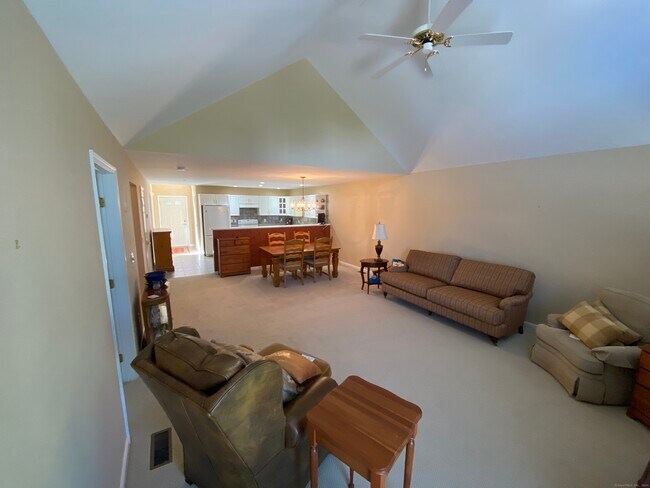 Building Photo - 21 St George Pl