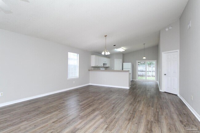 Building Photo - 2081 Sequoia Cir