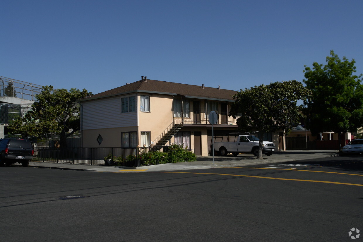 Primary Photo - 1025 Stambaugh St