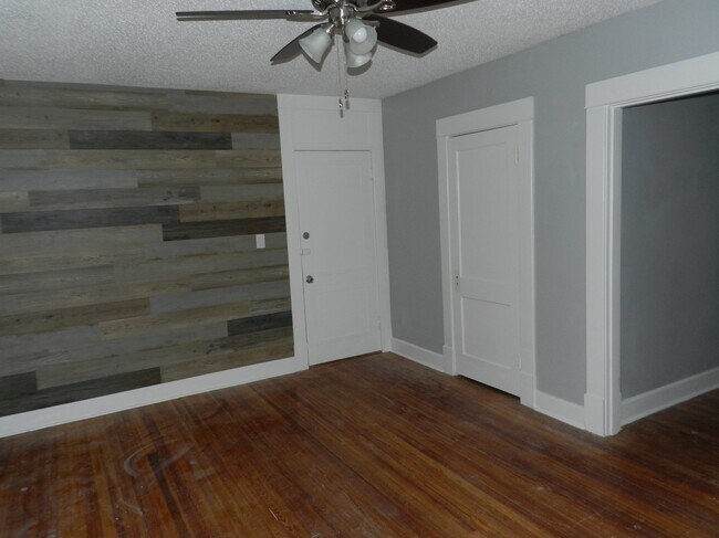 Foto del edificio - 249 4th Ave N