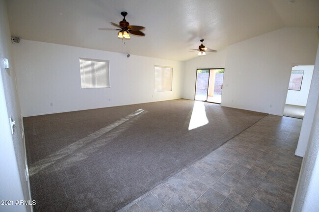 Foto del edificio - 858 Kayenta Ct
