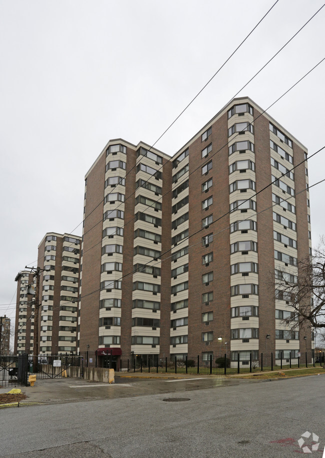 Primary Photo - Lake Terrace Condominiums