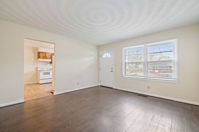 Foto del edificio - 721 Mayfield Ave