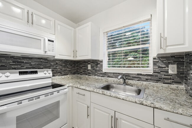 Kitchen - Edge Apartments