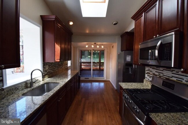 Foto del edificio - 1507 Oakview Dr