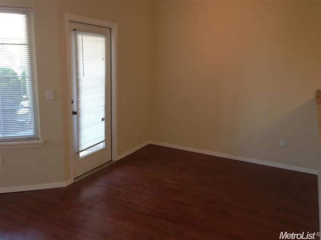 Foto del edificio - 4200 E Commerce Way